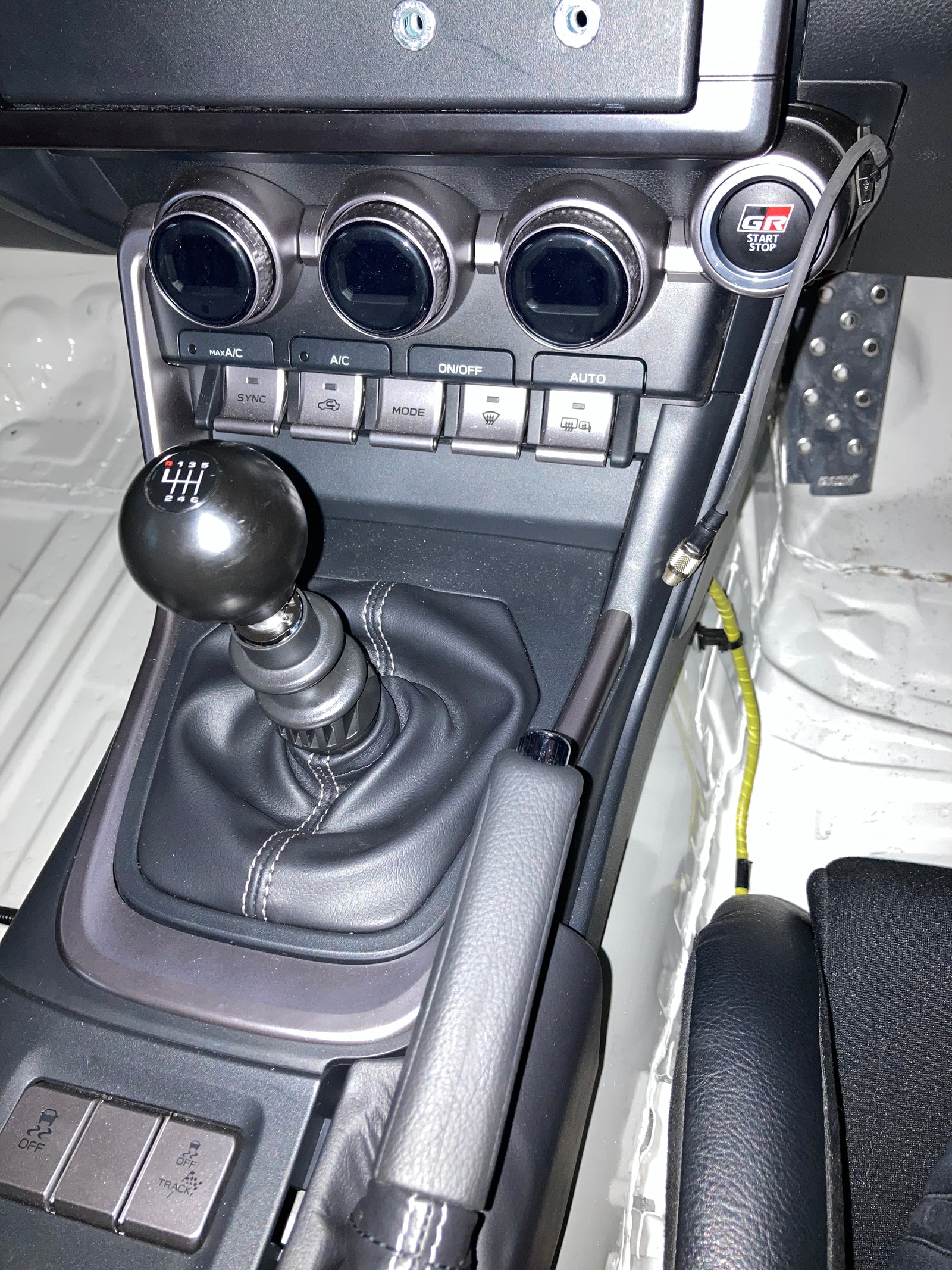 REVOLUTION QUICK SHIFT KNOB FOR TOYOTA GR86 ZN8 SUBAUR BRZ ZD8 RZN8-QSK