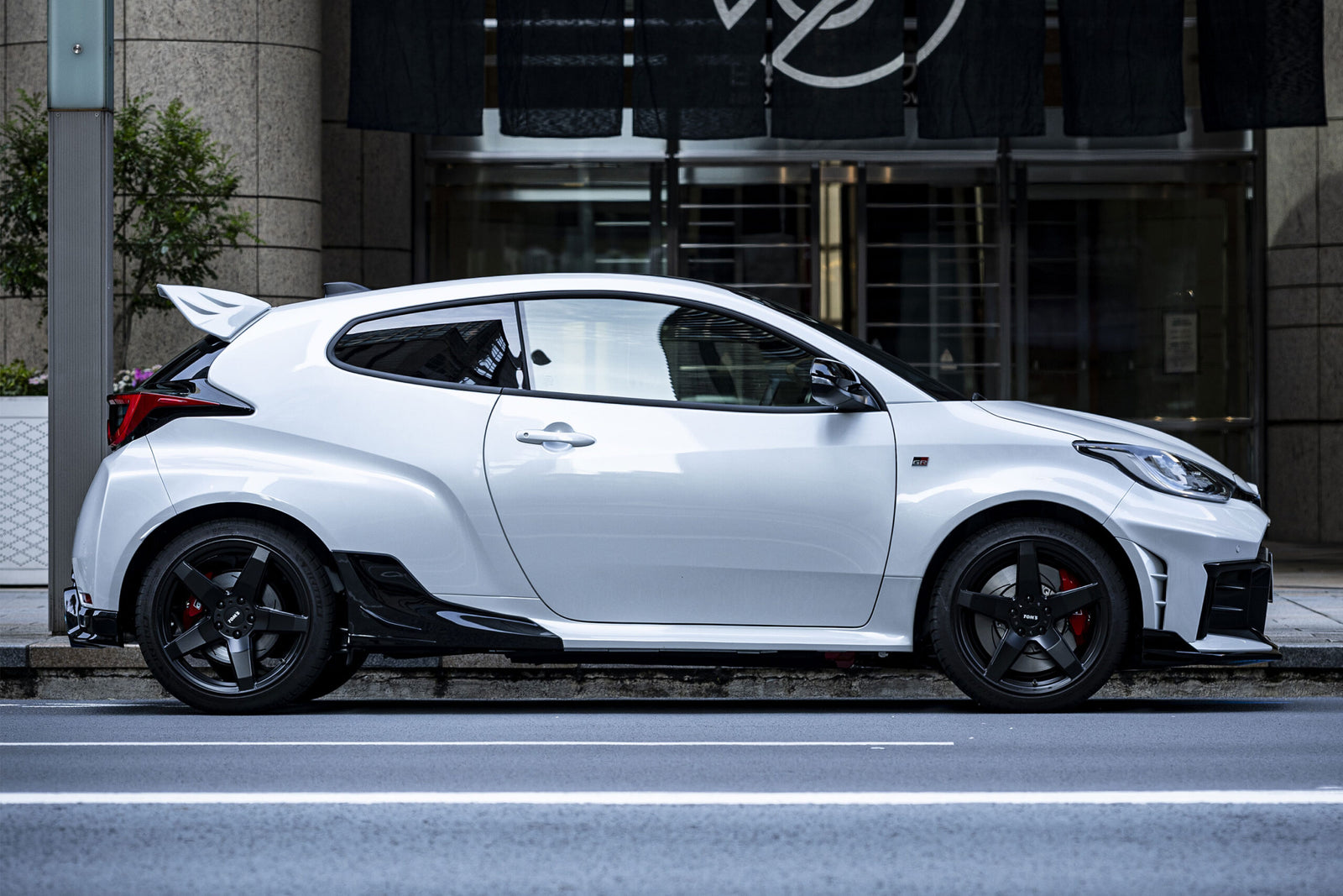 TOMS SIDE EDGE ATTACHMENT UNPAINTED FOR TOYOTA GR YARIS GXPA16 KOUKI 51084-TPA18-Z