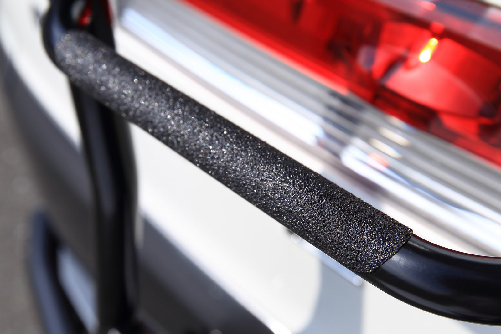 JAOS REAR LADDER II WITH BLACK HANDRAIL FOR MITSUBISHI DELICA D:5 B232304ABKZ