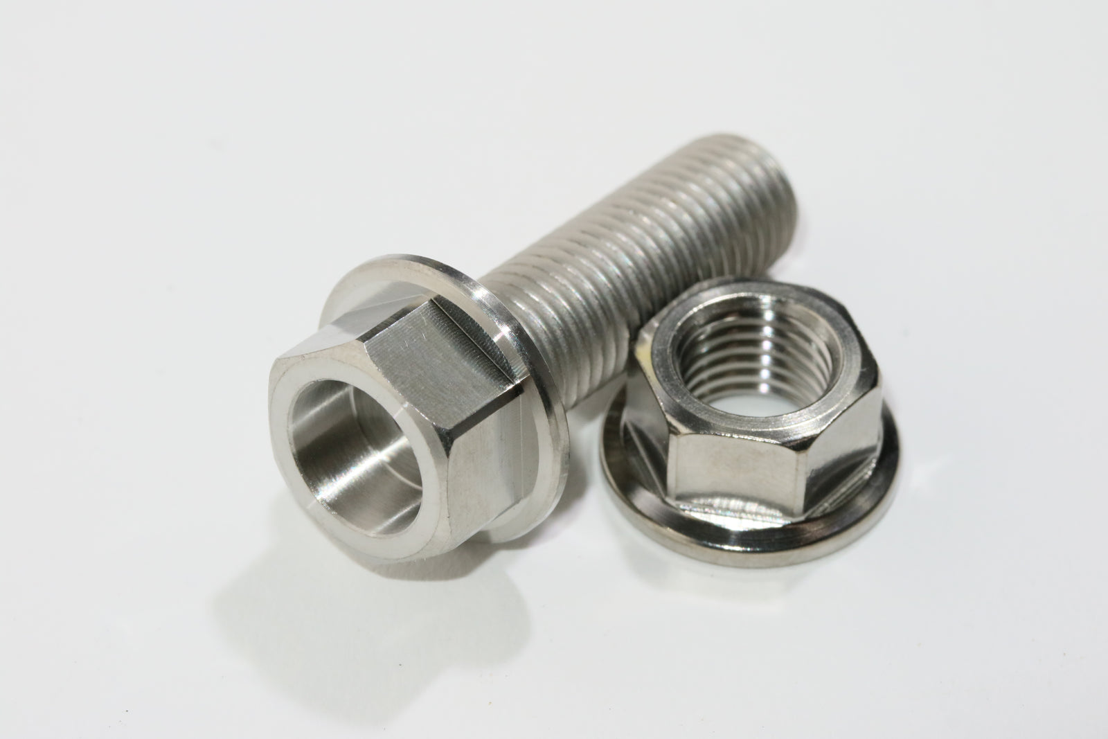 R1 TITAN TITAN BOLT NUT SET FOR MUFFLER M10 FOR  R1-TITAN-00018