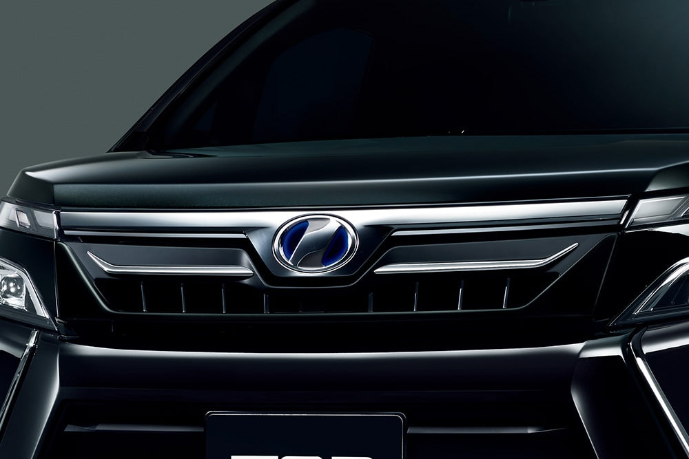 TRD FRONT GRILL (NO LED) BLACK (202)  For VOXY 8# ZS ZS  MS320-28020-C0