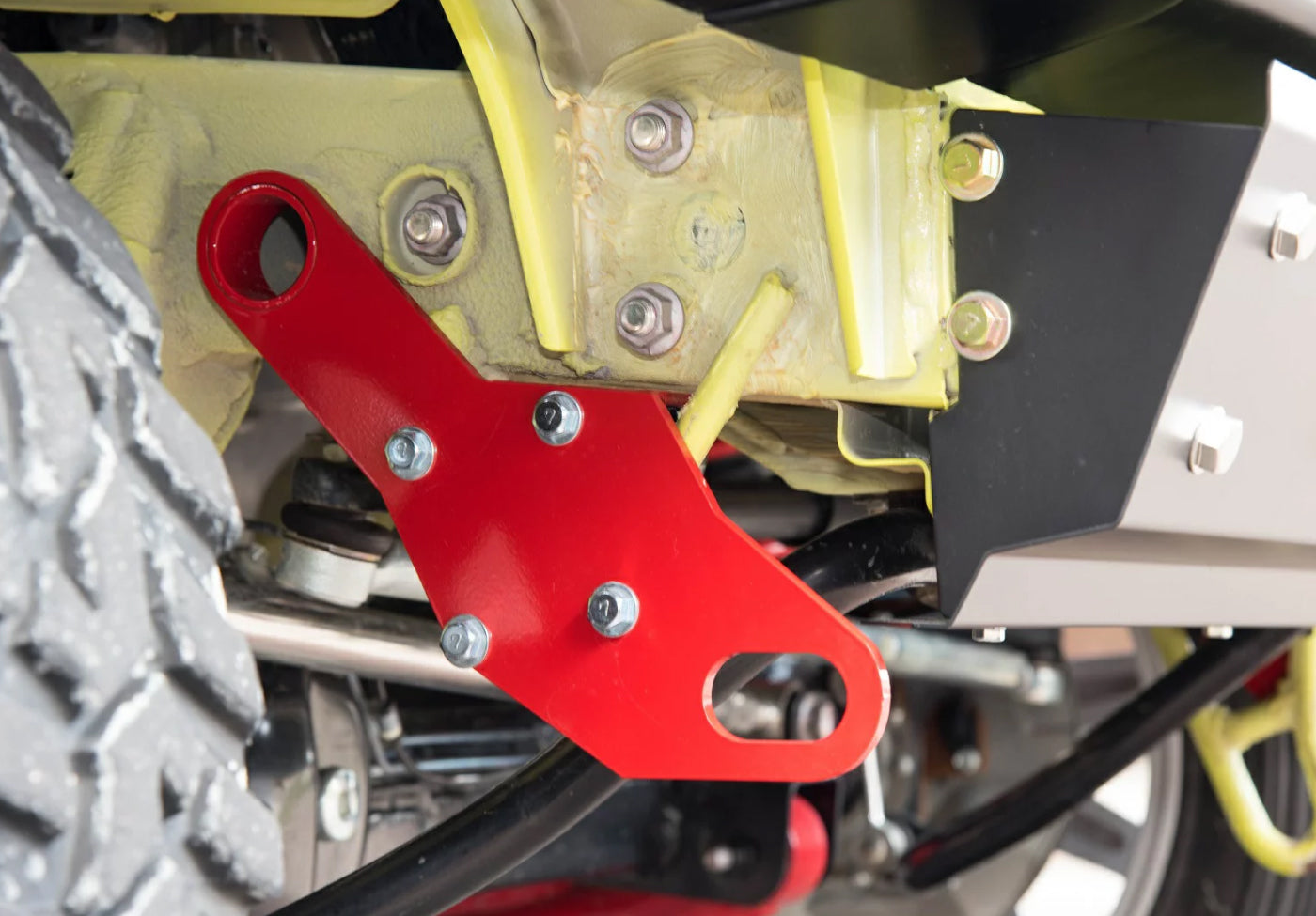 HIGH BRIDGE FIRST FRONT TOW HOOK RED RIGHT FOR SUZUKI JIMNY JB64 JB74 HIGH-BRIDGE-FIRST-00001