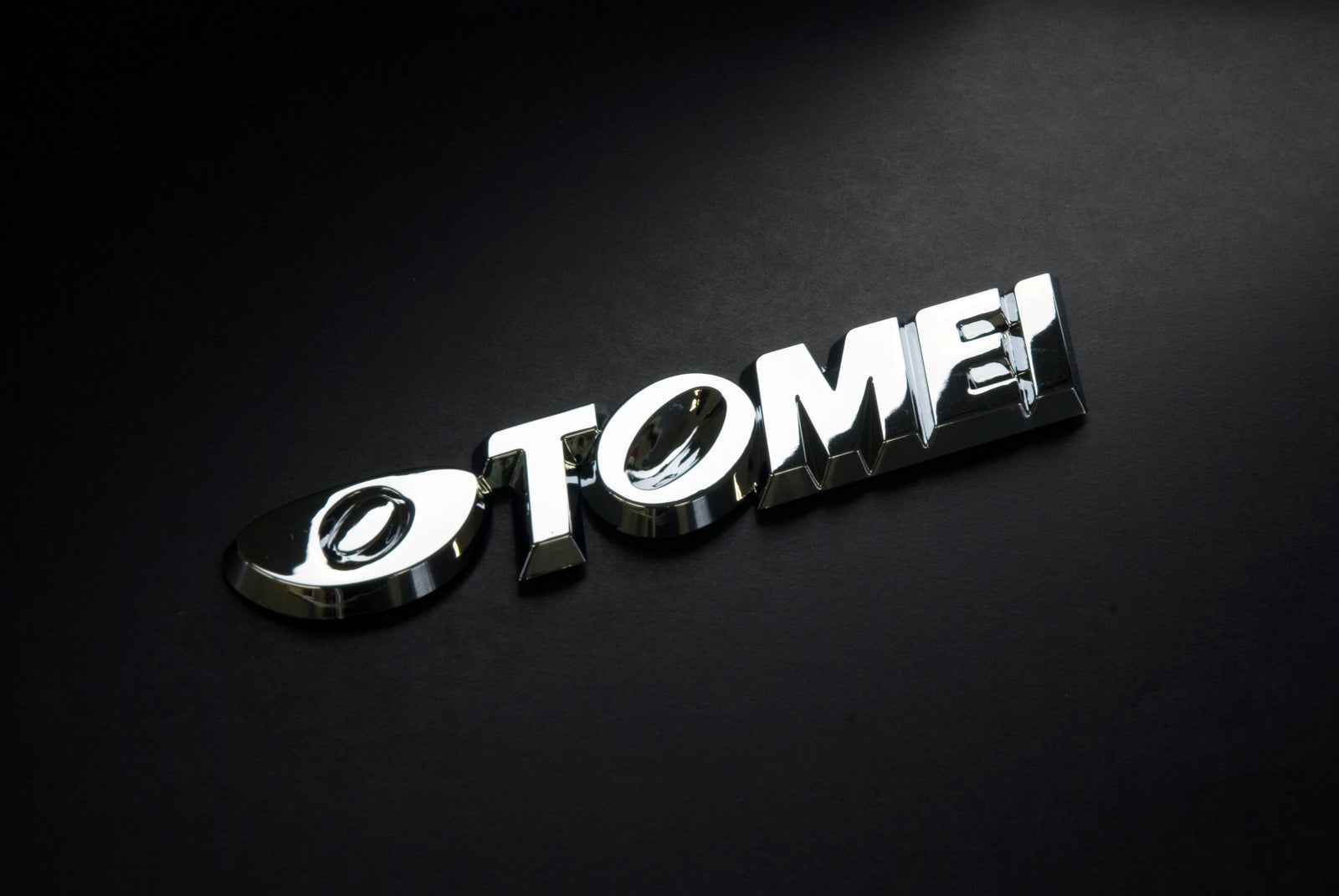 TOMEI EMBLEM   763000